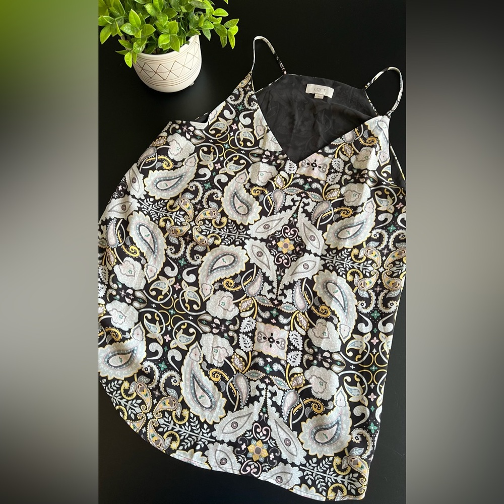 Loft Paisley V-Neck Racerback Spaghetti Strap Top Size Large